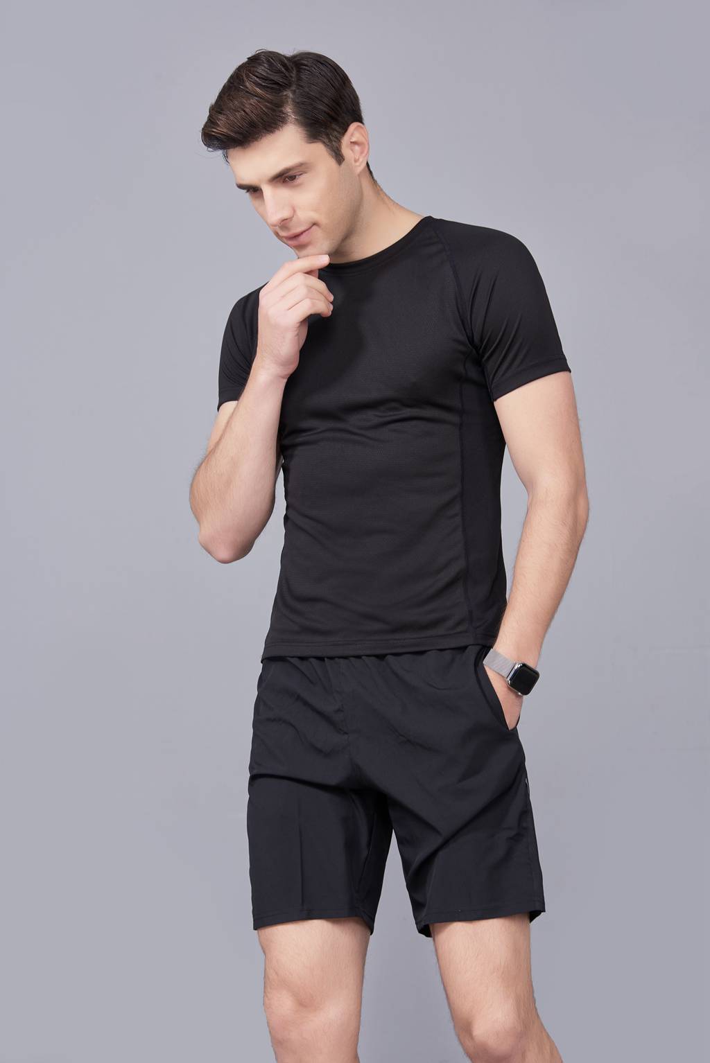 純色T恤  簡約大方經(jīng)典時尚  黑色